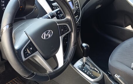 Hyundai Solaris II рестайлинг, 2011 год, 650 000 рублей, 9 фотография