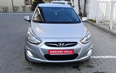 Hyundai Solaris II рестайлинг, 2011 год, 650 000 рублей, 6 фотография