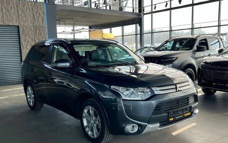 Mitsubishi Outlander III рестайлинг 3, 2014 год, 1 510 000 рублей, 3 фотография