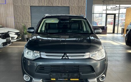 Mitsubishi Outlander III рестайлинг 3, 2014 год, 1 510 000 рублей, 2 фотография