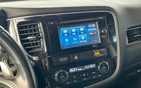 Mitsubishi Outlander III рестайлинг 3, 2014 год, 1 510 000 рублей, 10 фотография