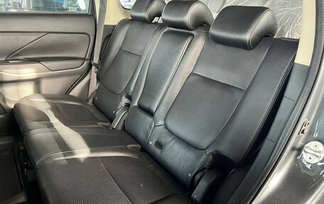 Mitsubishi Outlander III рестайлинг 3, 2014 год, 1 510 000 рублей, 23 фотография