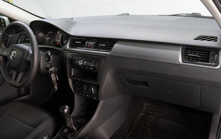 Skoda Rapid I, 2017 год, 1 100 000 рублей, 17 фотография