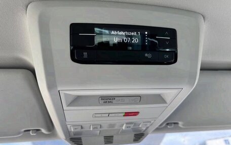 Volkswagen Multivan T6 рестайлинг, 2024 год, 5 590 000 рублей, 11 фотография