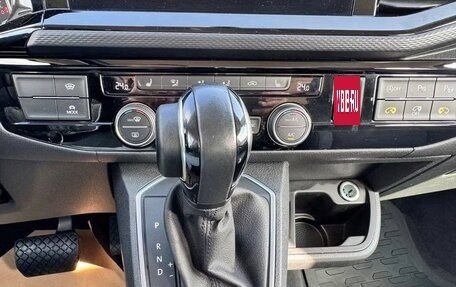 Volkswagen Multivan T6 рестайлинг, 2024 год, 5 590 000 рублей, 12 фотография