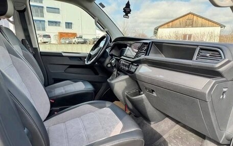 Volkswagen Multivan T6 рестайлинг, 2024 год, 5 590 000 рублей, 24 фотография