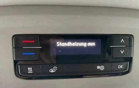 Volkswagen Multivan T6 рестайлинг, 2023 год, 5 370 000 рублей, 15 фотография