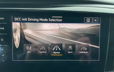 Volkswagen Multivan T6 рестайлинг, 2023 год, 5 370 000 рублей, 13 фотография