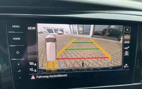 Volkswagen Multivan T6 рестайлинг, 2023 год, 5 370 000 рублей, 14 фотография