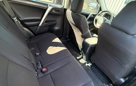 Toyota RAV4, 2017 год, 2 400 000 рублей, 12 фотография