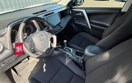 Toyota RAV4, 2017 год, 2 400 000 рублей, 9 фотография