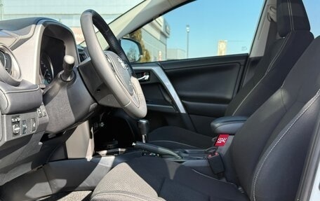 Toyota RAV4, 2017 год, 2 400 000 рублей, 10 фотография