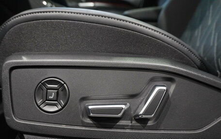 Audi Q5, 2025 год, 7 350 000 рублей, 24 фотография