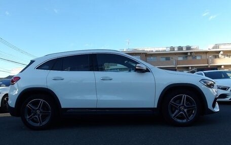 Mercedes-Benz GLA, 2022 год, 1 650 000 рублей, 5 фотография