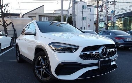 Mercedes-Benz GLA, 2022 год, 1 650 000 рублей, 4 фотография