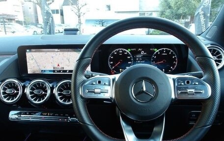 Mercedes-Benz GLA, 2022 год, 1 650 000 рублей, 12 фотография