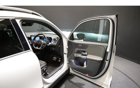 Mercedes-Benz GLB, 2022 год, 1 850 000 рублей, 9 фотография