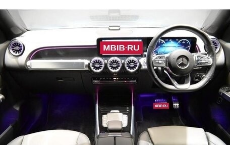 Mercedes-Benz GLB, 2022 год, 1 850 000 рублей, 10 фотография