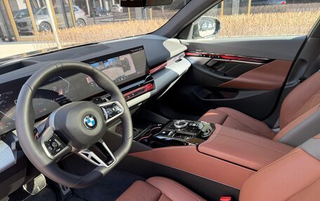 BMW 5 серия, 2024 год, 8 165 000 рублей, 10 фотография