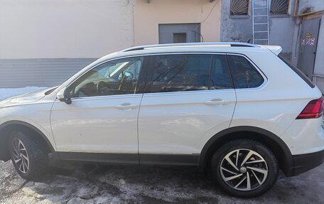 Volkswagen Tiguan II, 2018 год, 2 900 000 рублей, 3 фотография