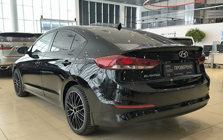 Hyundai Elantra VI рестайлинг, 2018 год, 1 350 000 рублей, 11 фотография