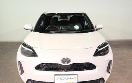 Toyota Yaris Cross, 2022 год, 1 620 000 рублей, 2 фотография