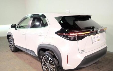 Toyota Yaris Cross, 2022 год, 1 620 000 рублей, 4 фотография