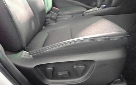 Toyota Yaris Cross, 2022 год, 1 620 000 рублей, 10 фотография