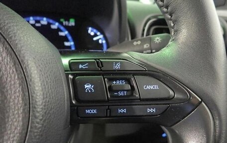 Toyota Yaris Cross, 2022 год, 1 620 000 рублей, 9 фотография