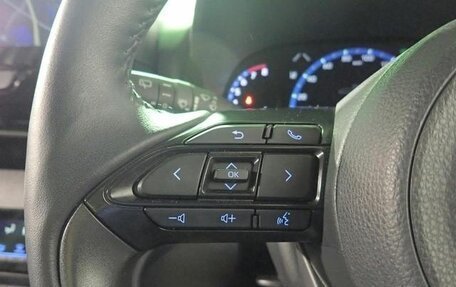 Toyota Yaris Cross, 2022 год, 1 620 000 рублей, 13 фотография