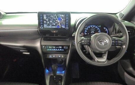 Toyota Yaris Cross, 2022 год, 1 620 000 рублей, 17 фотография