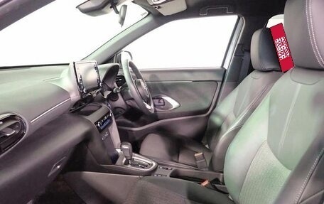 Toyota Yaris Cross, 2022 год, 1 620 000 рублей, 19 фотография