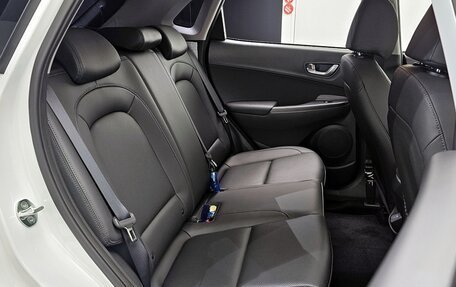 Hyundai Kona I, 2022 год, 1 740 000 рублей, 10 фотография