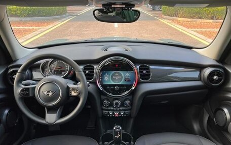 MINI Hatch, 2022 год, 1 730 000 рублей, 9 фотография