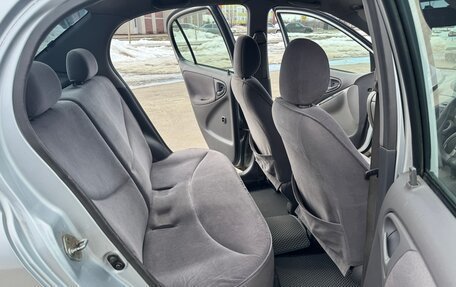 Toyota Platz, 2001 год, 265 000 рублей, 14 фотография