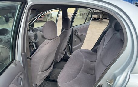 Toyota Platz, 2001 год, 265 000 рублей, 13 фотография