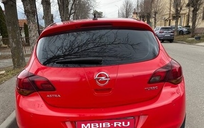 Opel Astra J, 2010 год, 700 000 рублей, 1 фотография
