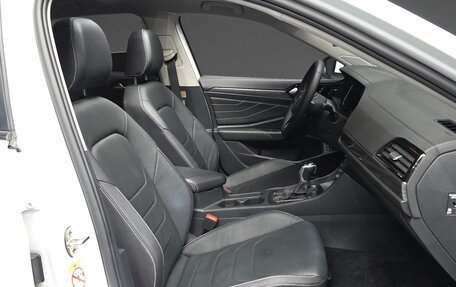 Volkswagen Jetta VII, 2022 год, 2 100 000 рублей, 15 фотография