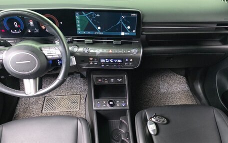 Hyundai Kona, 2023 год, 1 760 000 рублей, 12 фотография