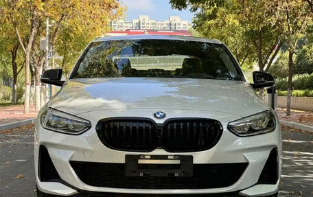 BMW 1 серия, 2022 год, 1 390 000 рублей, 2 фотография