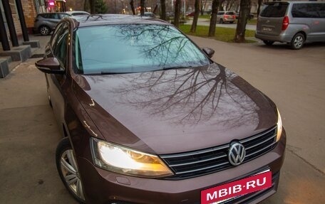 Volkswagen Jetta VI, 2015 год, 1 300 000 рублей, 2 фотография