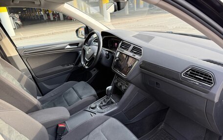 Volkswagen Tiguan II, 2019 год, 2 870 000 рублей, 13 фотография