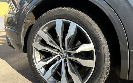 Volkswagen Touareg III, 2019 год, 5 950 000 рублей, 5 фотография