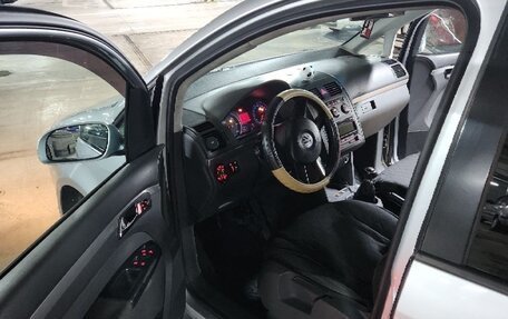 Volkswagen Touran III, 2003 год, 550 000 рублей, 6 фотография