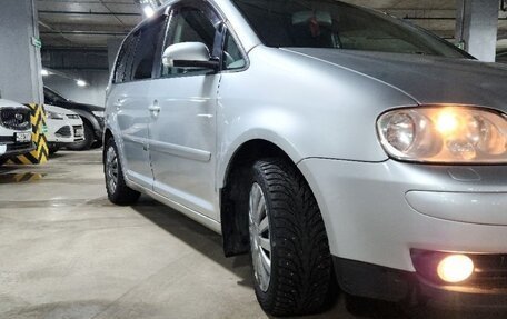 Volkswagen Touran III, 2003 год, 550 000 рублей, 19 фотография