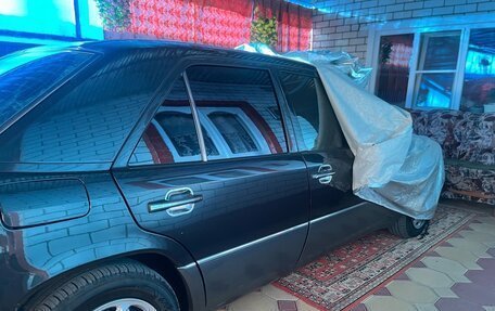 Mercedes-Benz E-Класс, 1992 год, 600 000 рублей, 6 фотография