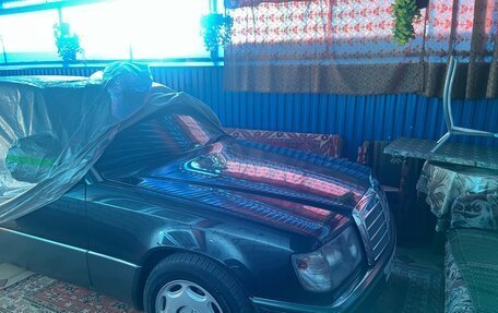 Mercedes-Benz E-Класс, 1992 год, 600 000 рублей, 12 фотография