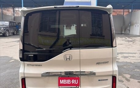 Honda Stepwgn IV, 2018 год, 2 750 000 рублей, 2 фотография