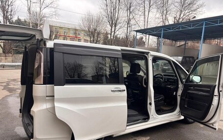 Honda Stepwgn IV, 2018 год, 2 750 000 рублей, 11 фотография