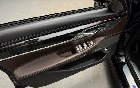 BMW 7 серия, 2017 год, 4 700 000 рублей, 14 фотография